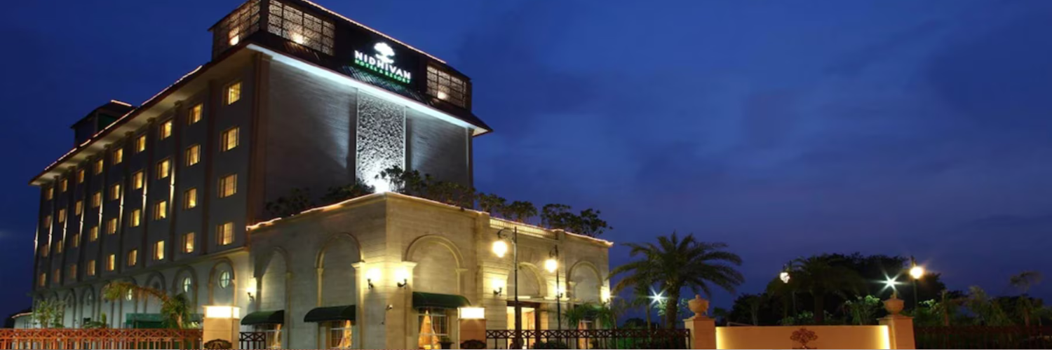 Nidhivan Sarovar Portico-Vrindavan Mathura